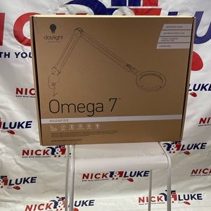 Daylight Omega 7 Magnifier, magnifying lamp, 4 brightness, lightweight, acrylic.